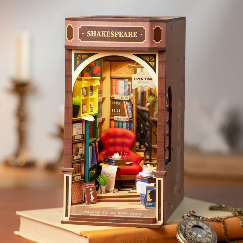 DIY Wooden Booknook - Shakespeare